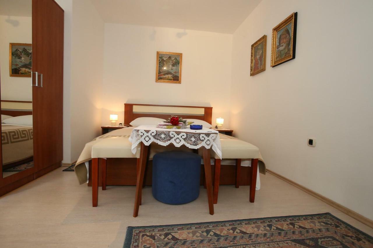 Rooms & Apartment Albina Baška Eksteriør bilde