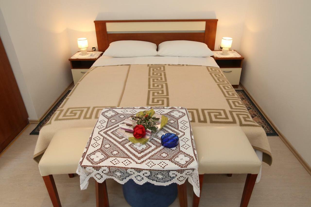 Rooms & Apartment Albina Baška Eksteriør bilde