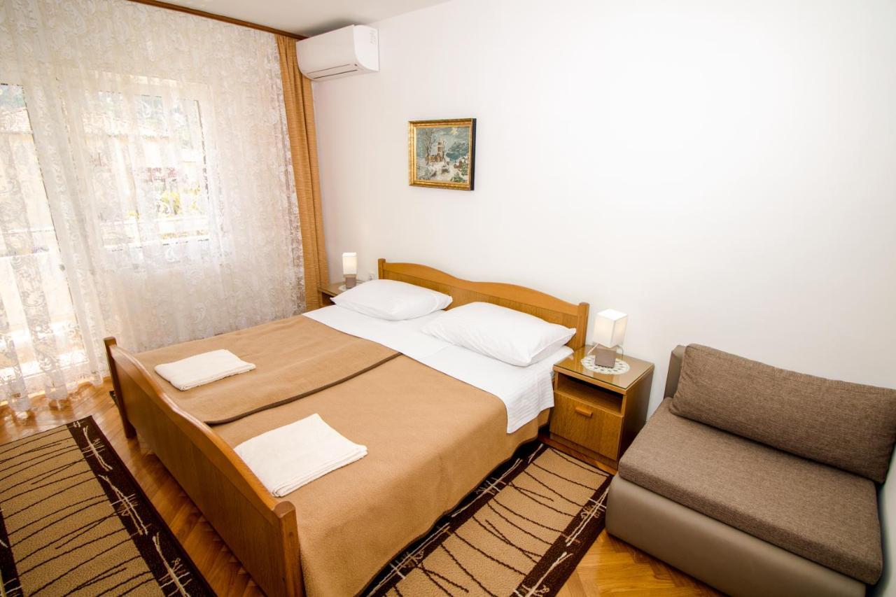 Rooms & Apartment Albina Baška Eksteriør bilde