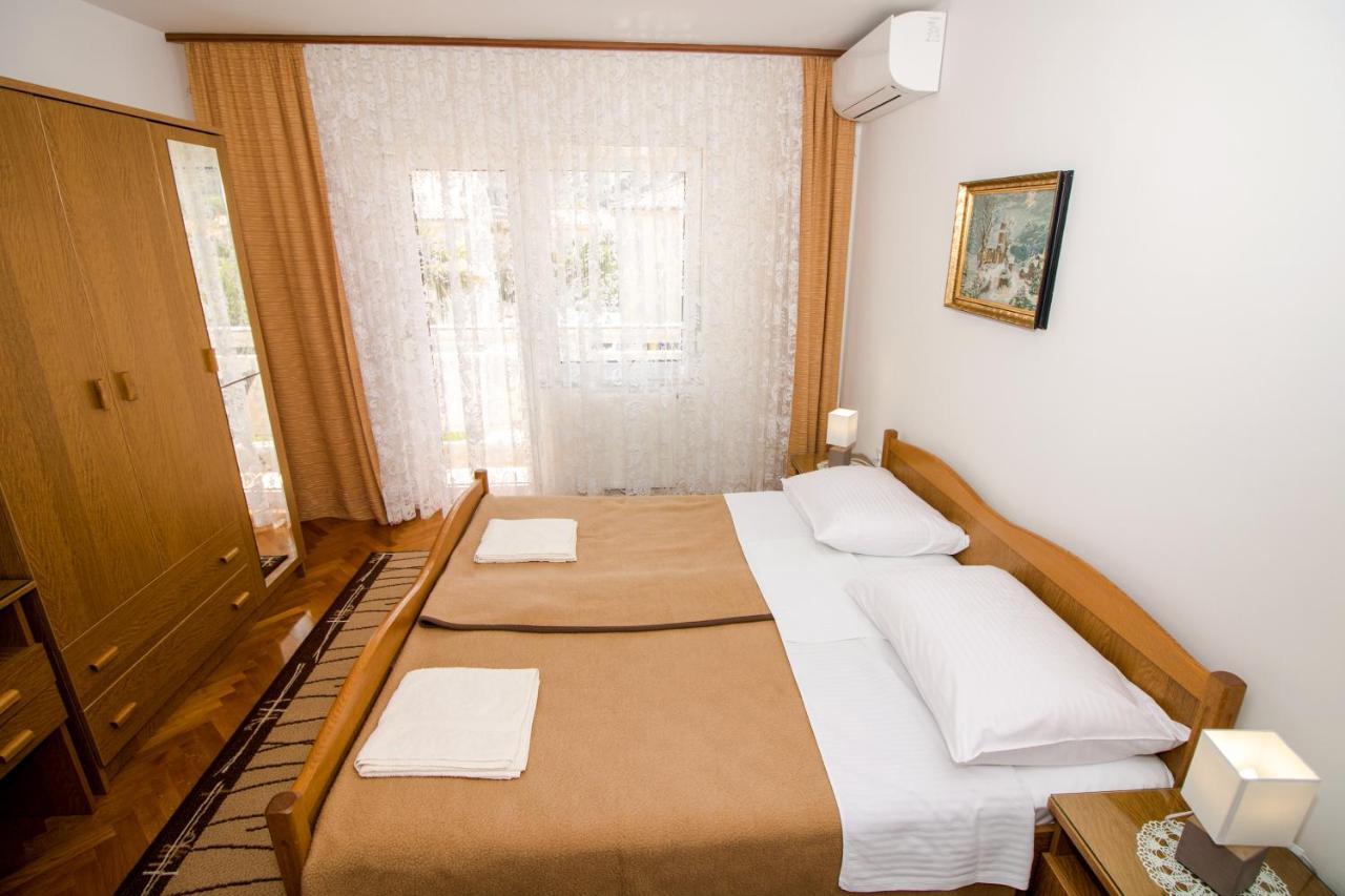 Rooms & Apartment Albina Baška Eksteriør bilde