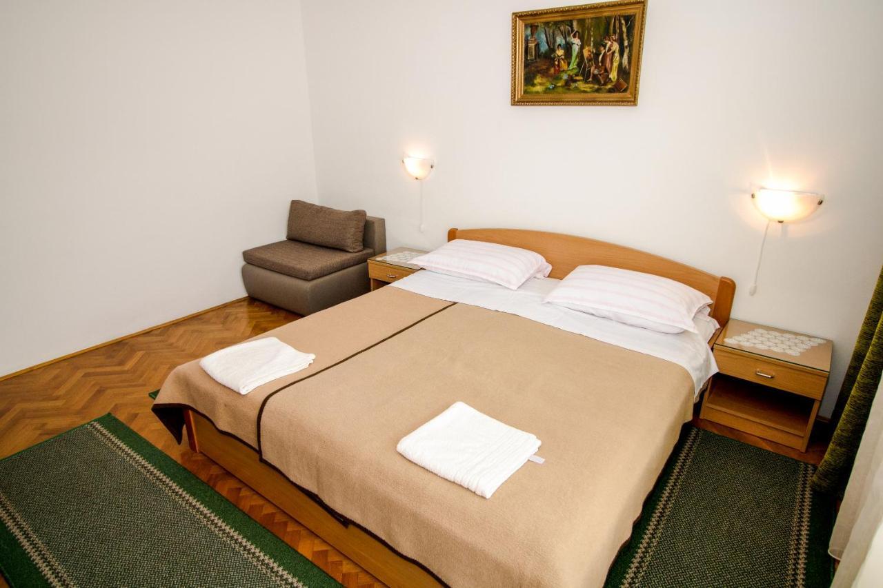 Rooms & Apartment Albina Baška Eksteriør bilde
