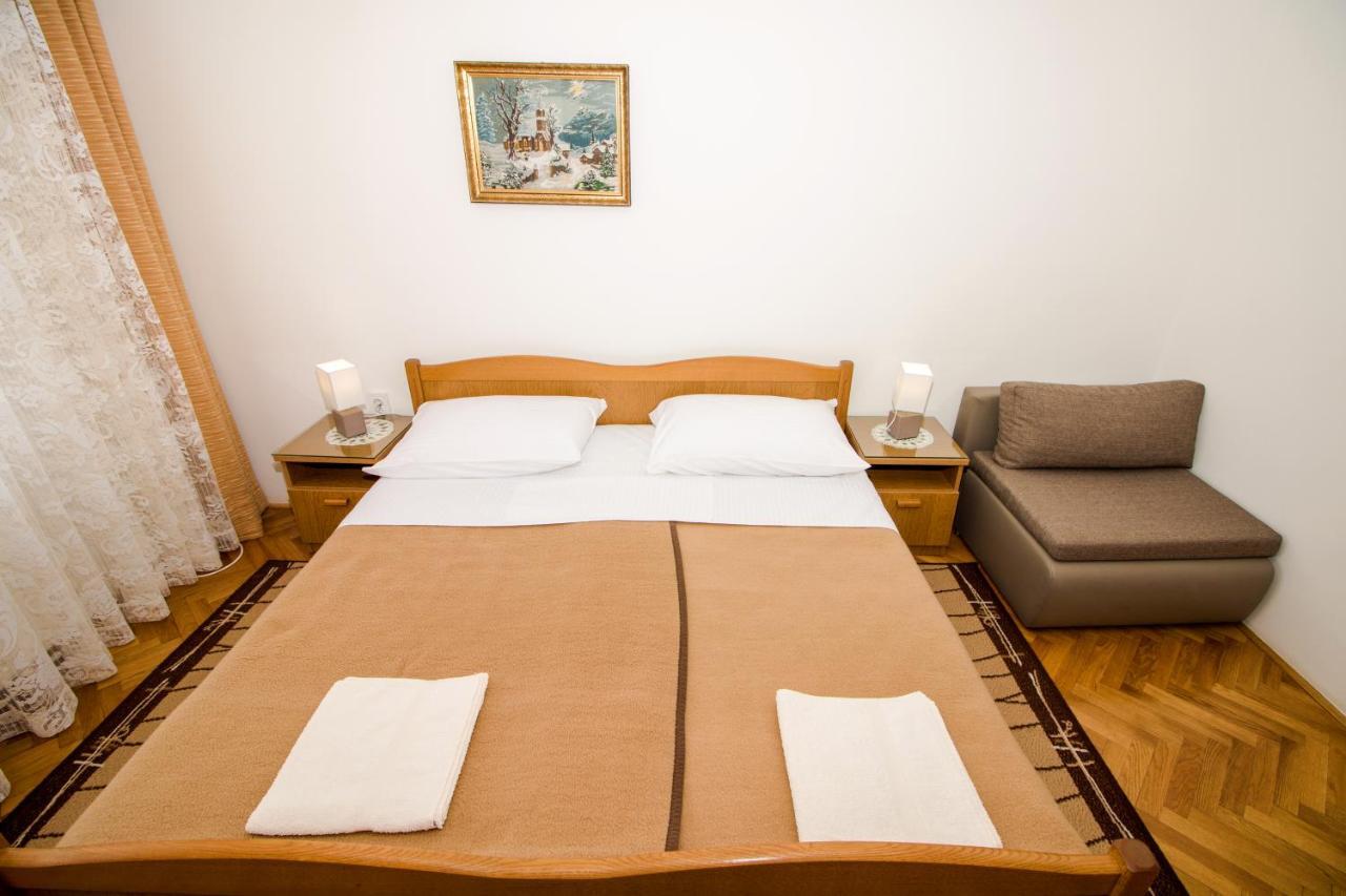 Rooms & Apartment Albina Baška Eksteriør bilde