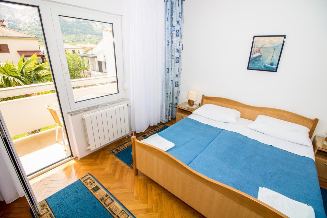 Rooms & Apartment Albina Baška Eksteriør bilde
