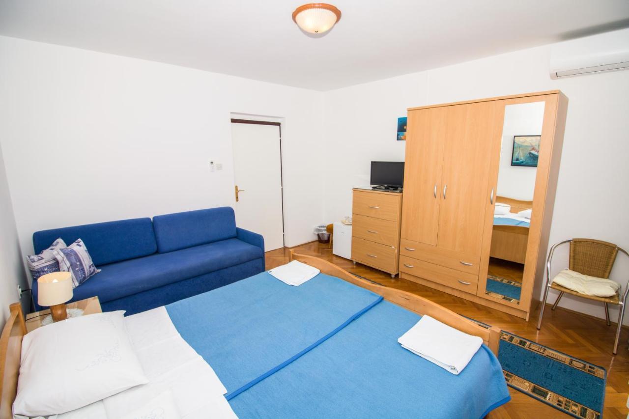 Rooms & Apartment Albina Baška Eksteriør bilde